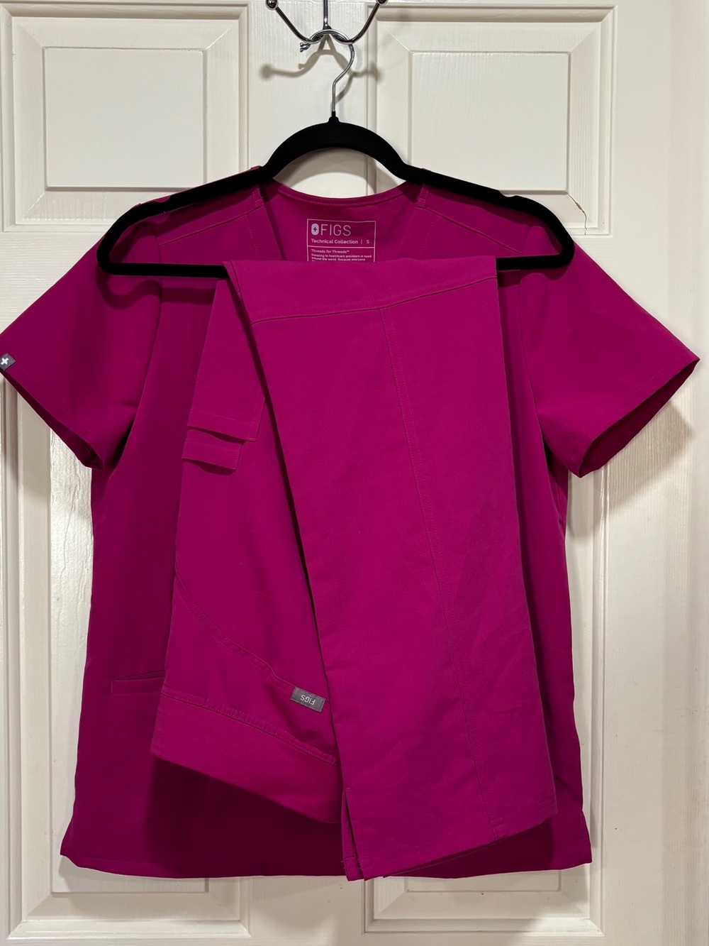 FIGS Catarina Scrub Top and Kade Scrub Pants in Magenta size Small/Medium
